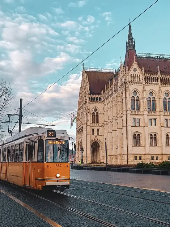 como-llegar-parlamento-hungria