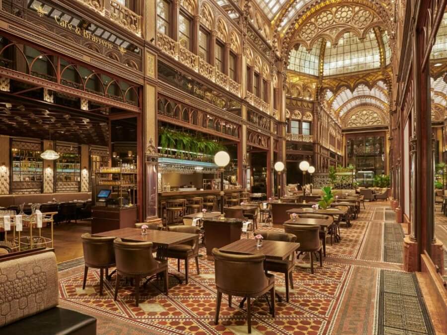 Parisi Udvar Budapest en 2 días