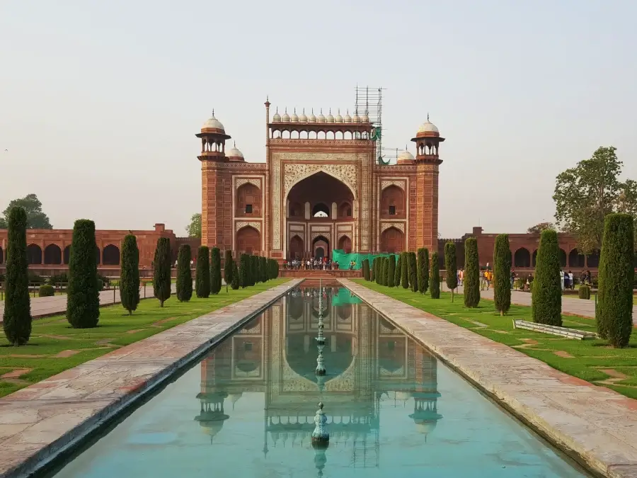 puerta darwaza i rauza taj mahal