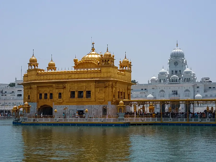Templo Dorado y Torre del Reloj
