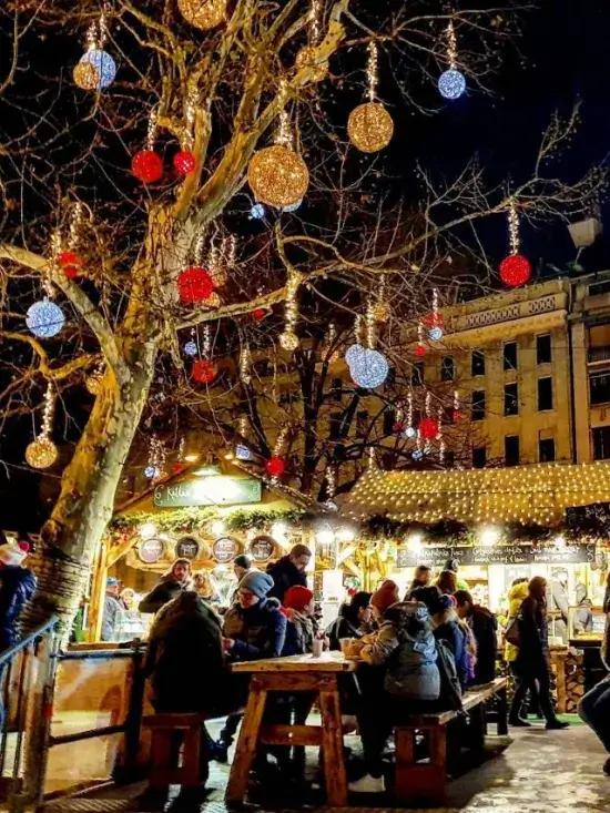 vorosmarty mercado navidad budapest