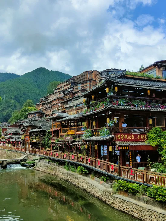 casas tradicionales xijiang guizhou