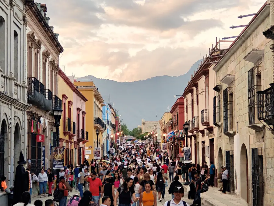 andador turistico macedonio alcala oaxaca
