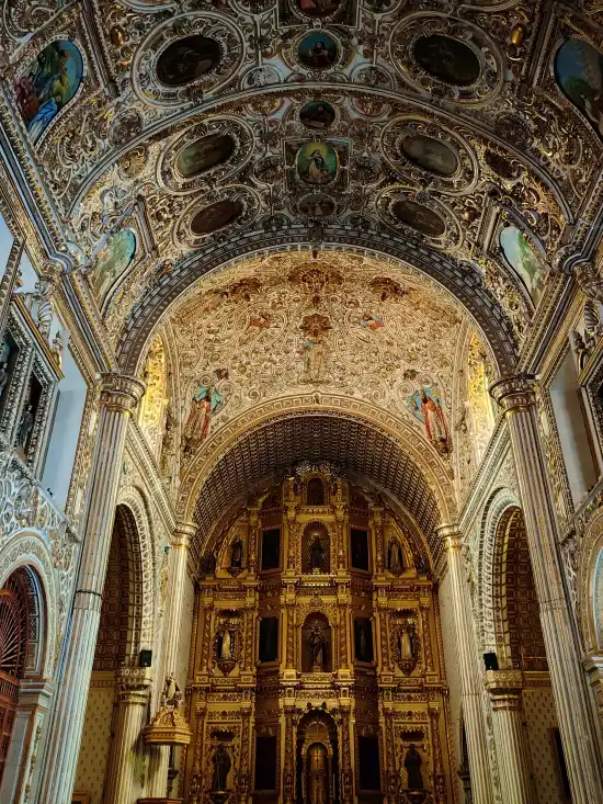 interior templo santo domingo guzman oaxaca