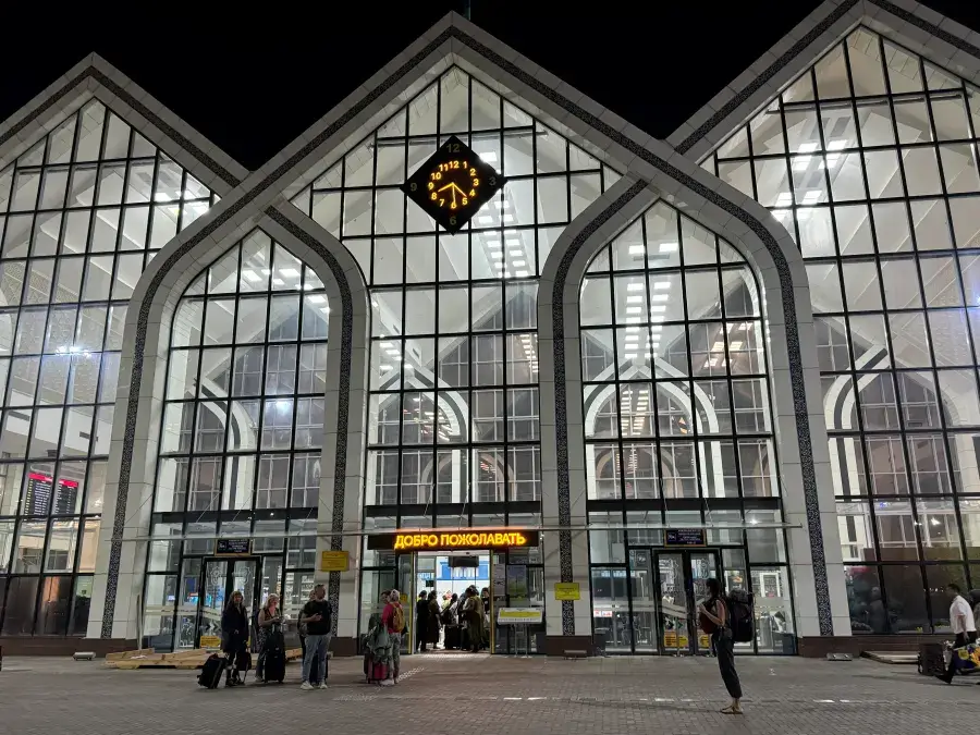 estacion tren tashkent uzbekistan