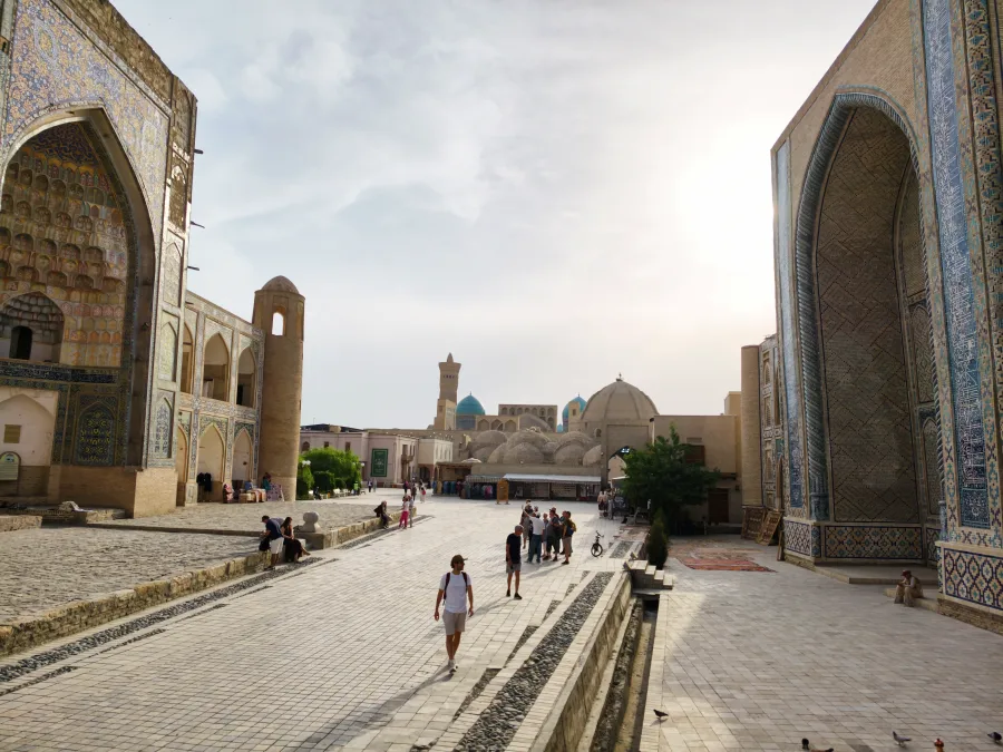 madrasas ulugh beg abdulaziz khan que ver en bukhara