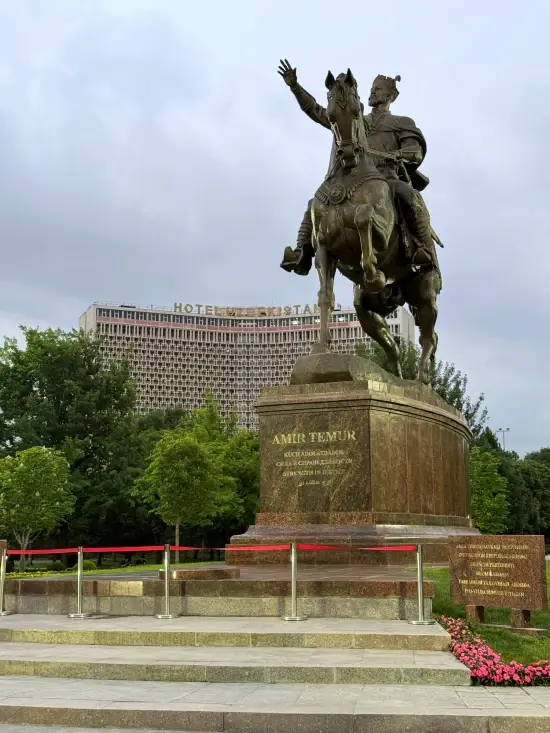 plaza amir temur tashkent
