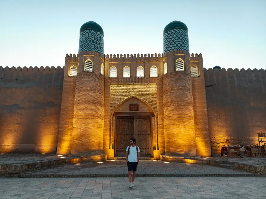 Puerta Oeste de Jiva
