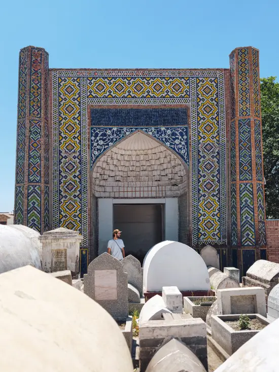 Mausoleo de Madari Khan