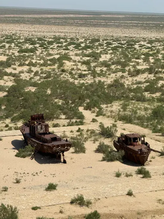 cementerio de barcos mar de aral uzbekistan