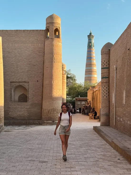 es seguro viajar a uzbekistan sola