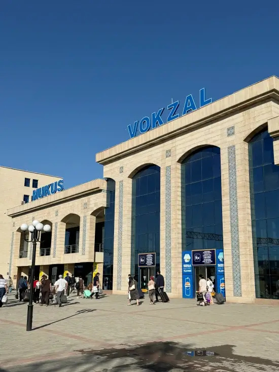 estacion tren nukus uzbekistan