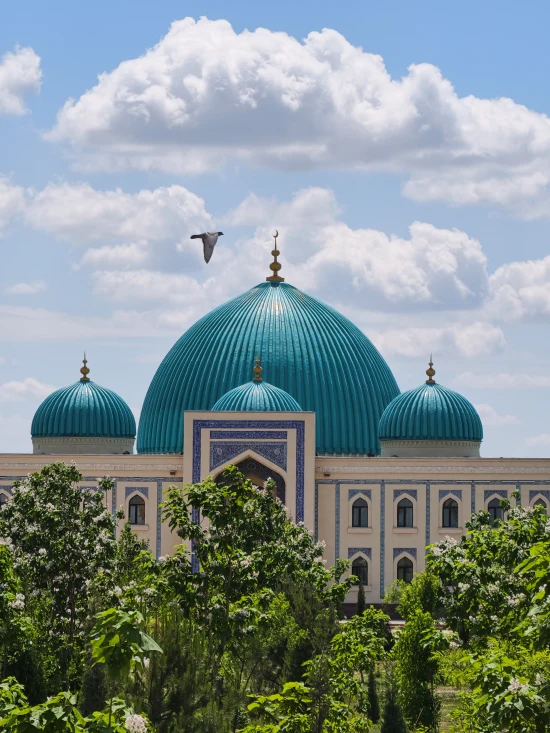 mezquita que ver en nukus uzbekistan