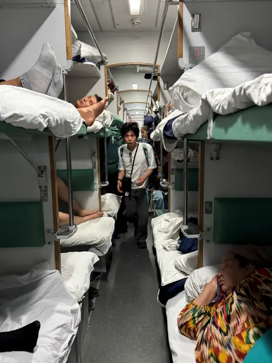Tren cama en Uzbekistán