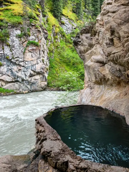 aguas termales en Altyn Arashan